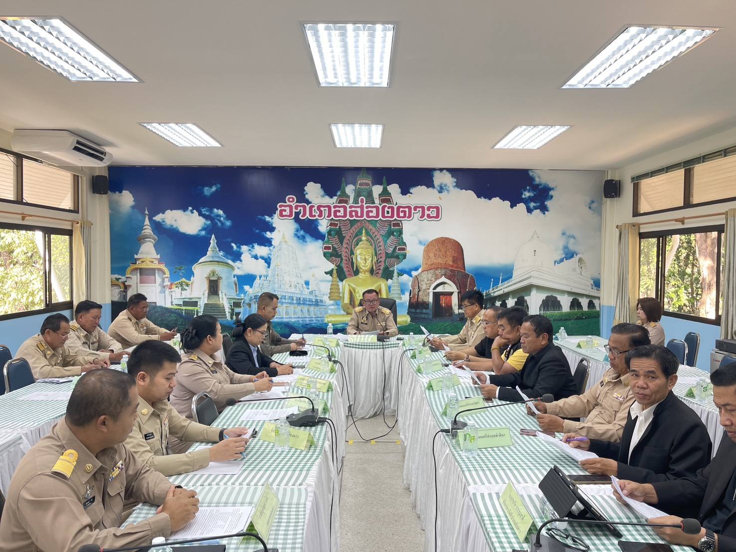 พัฒนาการอำเภอส่องดาว ร่วมประชุมหัวหน้าส่วนราชการ ประจำเดือนมกราคม 2569