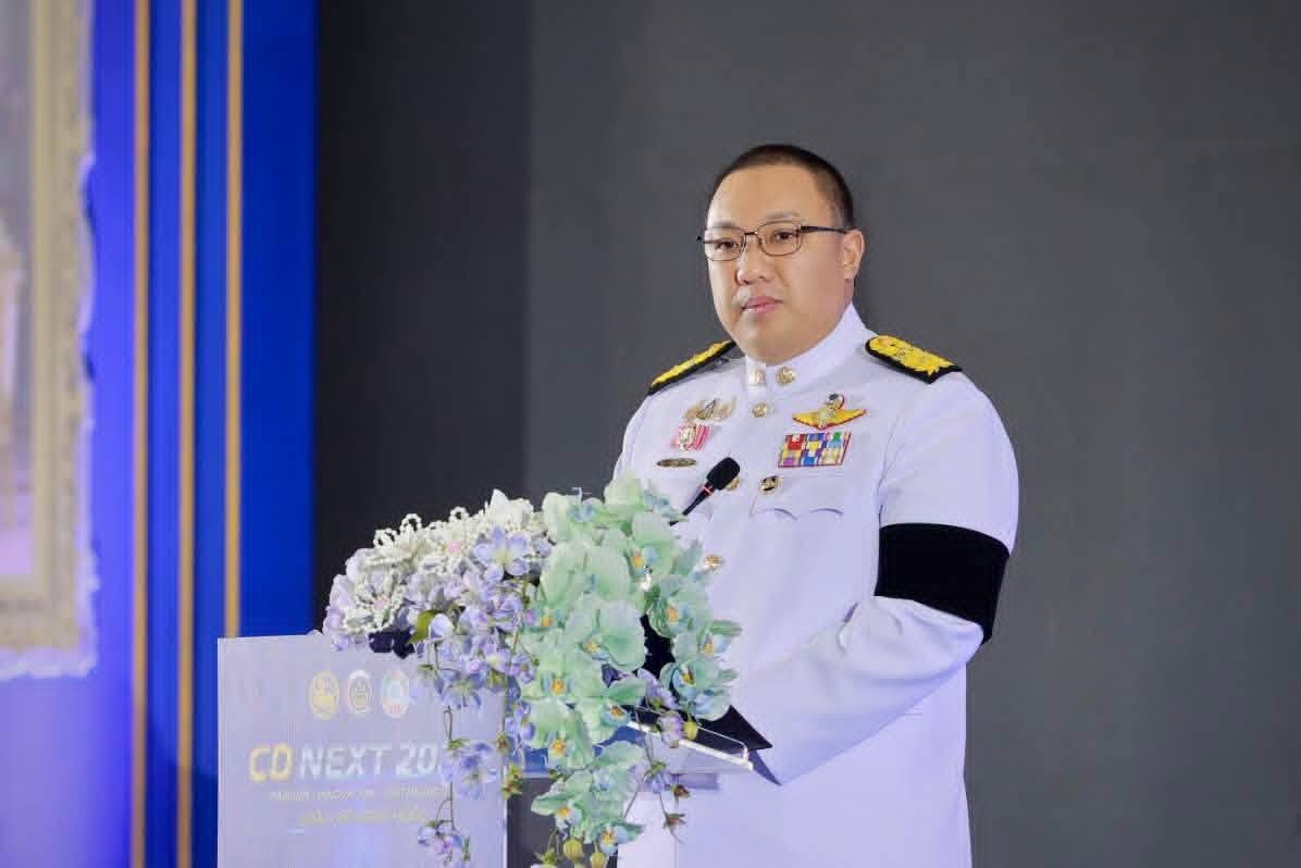 พช. ส่องดาว ร่วมแสดงความยินดีและให้กำลังใจบ้านเหล่าใหญ่ เข้ารับโล่รางวัลพระราชทาน “กรมสมเด็จพระเทพรัตนราชสุดาฯ สยามบรมราชกุมารี” ให้แก่ผู้นำชุมชน ตำบลเข้มแข็ง-หมู่บ้านเศรษฐกิจพอเพียงอยู่เย็นเป็นสุข ประจำปี 2569